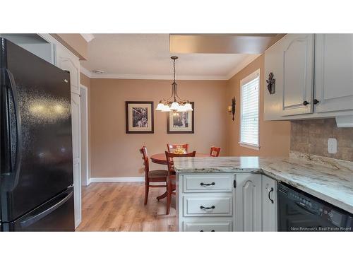 39 Cedar Ridge Dr, Douglas, NB 