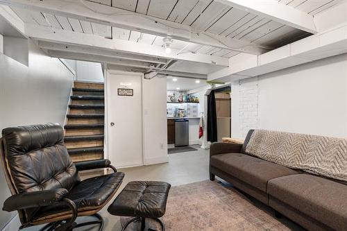 433 Sydney Ave, Winnipeg, MB 
