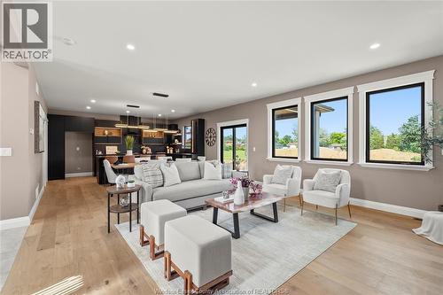 4512 Ursula, Comber, ON - Indoor Photo Showing Living Room