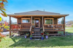 2815 Penrith Ave Cumberland, BC V0R 1S0