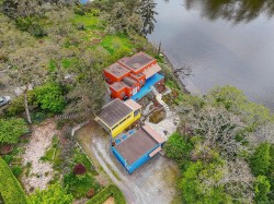 3711 Grange Rd  Saanich, BC V8Z 4S9