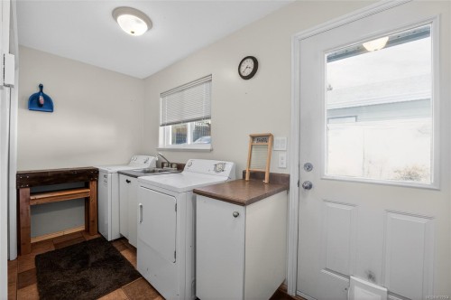 8126 Musgrave St, Crofton, BC 