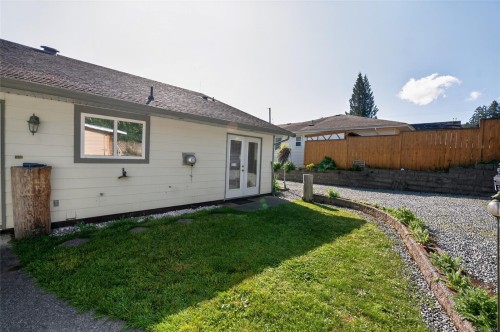 8126 Musgrave St, Crofton, BC 