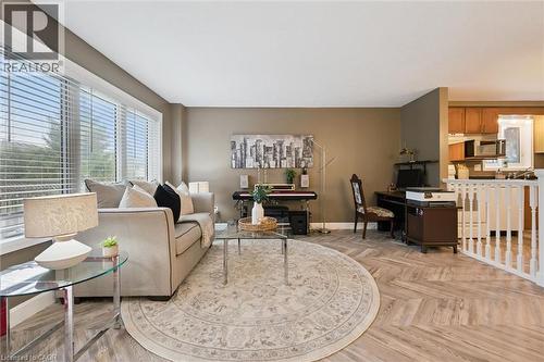 254 Auburn Drive, Waterloo, ON - Indoor Photo Showing Living Room