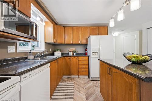 254 Auburn Drive, Waterloo, ON - Indoor Photo Showing Kitchen With Double Sink