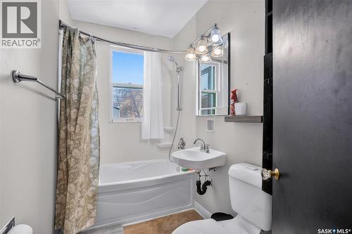 1231 Aird Street, Saskatoon, SK - Indoor Photo Showing Bathroom