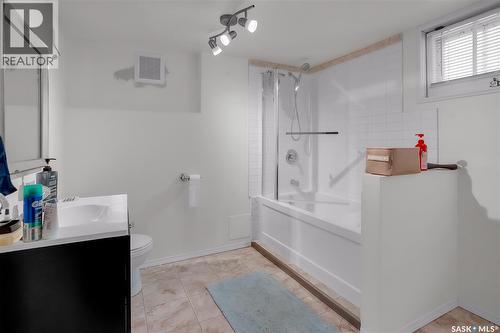 1231 Aird Street, Saskatoon, SK - Indoor Photo Showing Bathroom