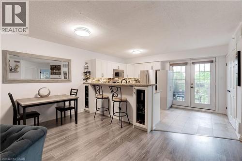 1800 Walkers Line Unit# 302, Burlington, ON - Indoor Photo Showing Dining Room