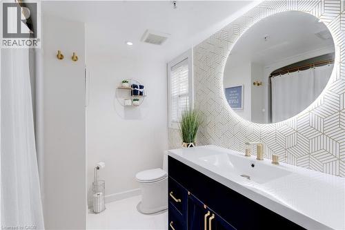 1800 Walkers Line Unit# 302, Burlington, ON - Indoor Photo Showing Bathroom