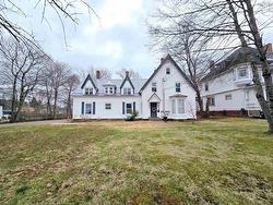 179-181 East Victoria Street  East Amherst, NS B4H 1Y7