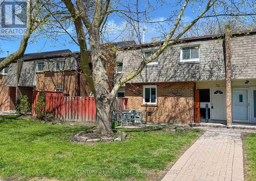 33 - 101 DOVEDALE DRIVE  Whitby (Downtown Whitby), ON L1N 1Z7