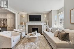 172 MELROSE AVENUE Toronto, ON M5M 1Z1