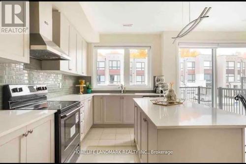 22 LORD MELBORNE STREET  Markham, ON L6C 0Z5