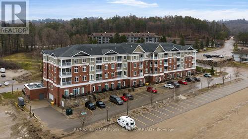 217 - 40 HORSESHOE BOULEVARD  Oro-Medonte, ON L4M 4Y8