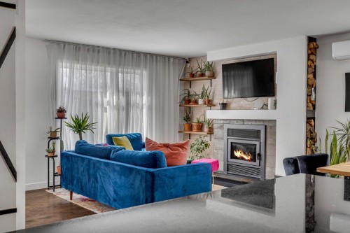 Living Room - 5 Ch. Des Bolets, Stoneham-Et-Tewkesbury, QC - Indoor Photo Showing Living Room With Fireplace