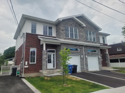 1113 Rue Balmoral Longueuil (Saint-Hubert), QC J4T 1A8
