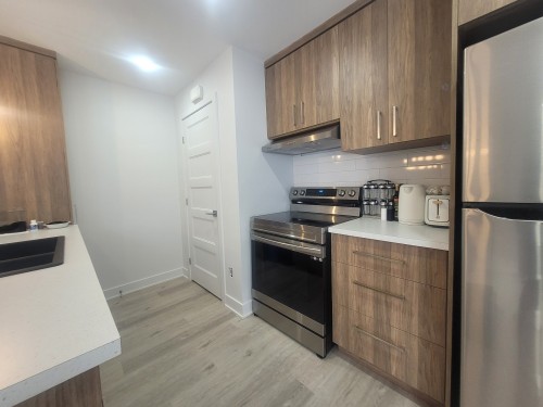 Kitchen - 1113 Rue Balmoral, Longueuil (Saint-Hubert), QC - Indoor Photo Showing Kitchen