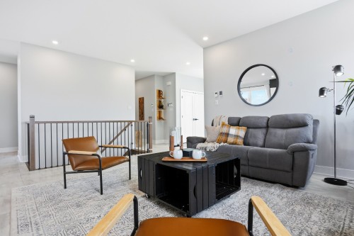 Salon - 1508 Ch. Des Coteaux, Farnham, QC - Indoor