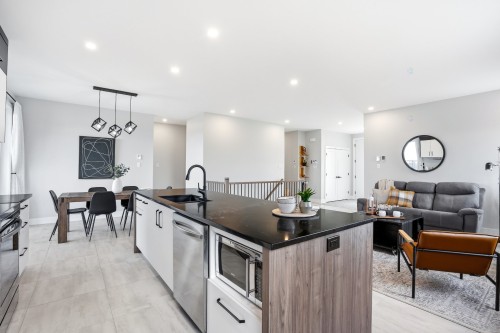 Cuisine - 1508 Ch. Des Coteaux, Farnham, QC - Indoor Photo Showing Kitchen With Upgraded Kitchen