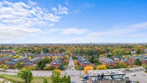 Exterior - 702-205 Ch. Bates, Mont-Royal, QC - Outdoor With View