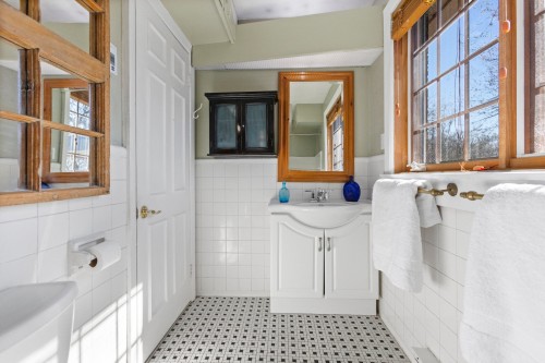 Salle de bains - 350 Av. Stream, Dorval, QC - Indoor Photo Showing Other Room