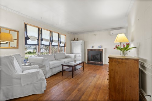 Salon - 350 Av. Stream, Dorval, QC - Indoor Photo Showing Living Room With Fireplace