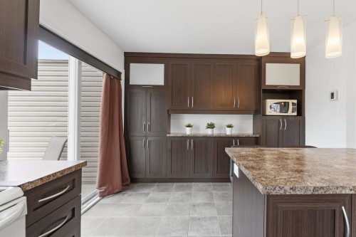 Cuisine - 677 Rue De Pompadour, Mascouche, QC - Indoor Photo Showing Kitchen