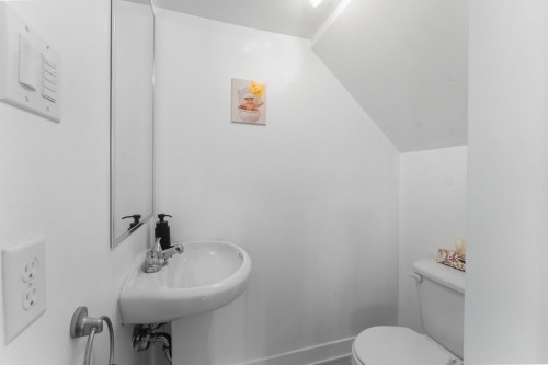 Salle d'eau - 677 Rue De Pompadour, Mascouche, QC - Indoor Photo Showing Bathroom