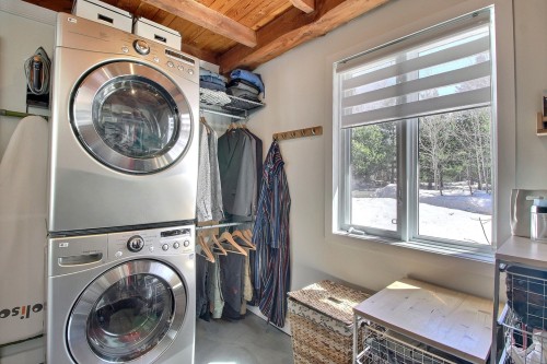 Salle de lavage - 51 Rue Du Lac, Saint-Marc-De-Figuery, QC - Indoor Photo Showing Laundry Room