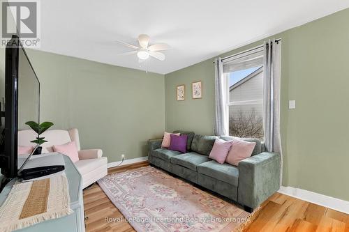 164 Bayfield Road, Goderich (Goderich (Town)), ON - Indoor Photo Showing Living Room