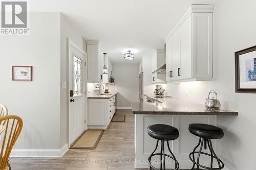 101 Waterloo Street N, Goderich (Goderich (Town)), ON - Indoor Photo Showing Kitchen With Upgraded Kitchen
