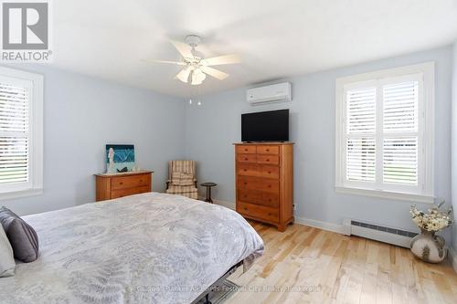 101 Waterloo Street N, Goderich (Goderich (Town)), ON - Indoor Photo Showing Bedroom