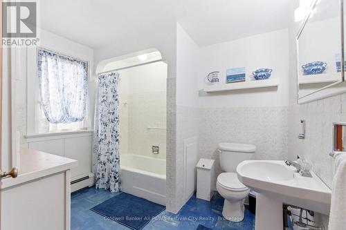 101 Waterloo Street N, Goderich (Goderich (Town)), ON - Indoor Photo Showing Bathroom