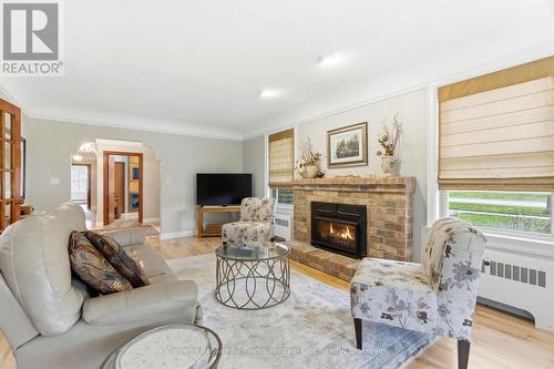 101 Waterloo Street N, Goderich (Goderich (Town)), ON - Indoor Photo Showing Living Room With Fireplace