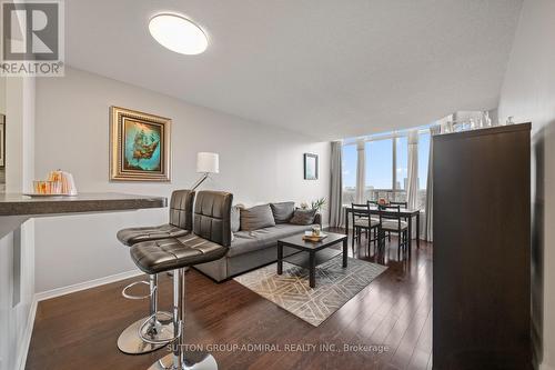 1103 - 81 TOWNSGATE DRIVE  Vaughan, ON L4J 8E6