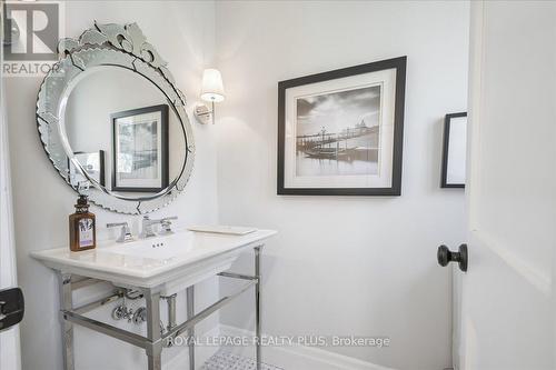 1594 Calumet Place, Mississauga, ON - Indoor Photo Showing Bathroom