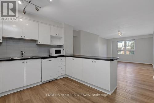504 Hilson Avenue, Ottawa, ON - Indoor Photo Showing Kitchen