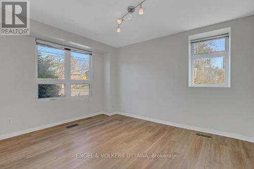 504 Hilson Avenue, Ottawa, ON - Indoor Photo Showing Other Room