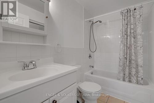 504 Hilson Avenue, Ottawa, ON - Indoor Photo Showing Bathroom