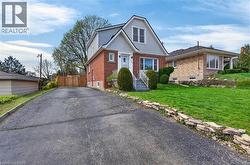 276 GLENHOLME Avenue  Hamilton, ON L8K 3M2