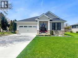 983 ERIE AVENUE West Kingsville, ON N9Y 3E3