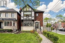 3 DONEGALL DRIVE Toronto, ON M4G 3G6