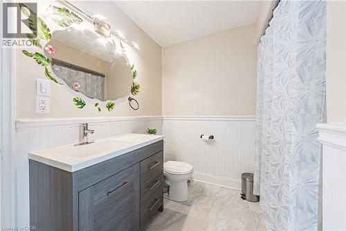 5 West 3Rd Street, Hamilton, ON - Indoor Photo Showing Bathroom