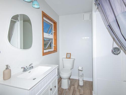 5956 Highway 1, Mavillette, NS - Indoor Photo Showing Bathroom