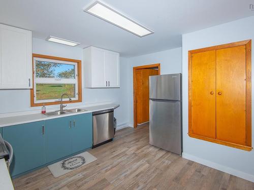 5956 Highway 1, Mavillette, NS - Indoor Photo Showing Kitchen With Double Sink