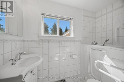 3 Donata Drive, Mississauga, ON - Indoor Photo Showing Bathroom