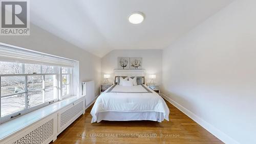 19 Strathgowan Crescent, Toronto, ON - Indoor Photo Showing Bedroom
