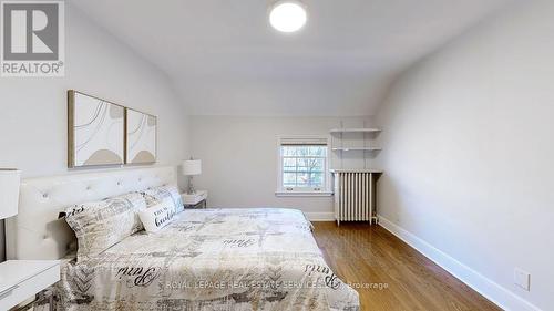 19 Strathgowan Crescent, Toronto, ON - Indoor Photo Showing Bedroom