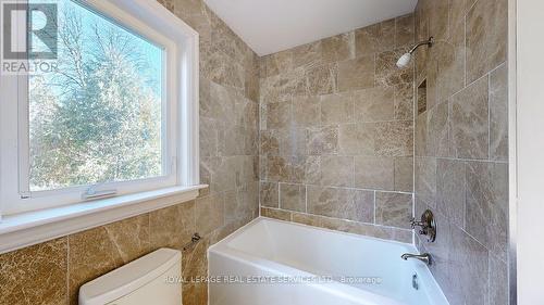 19 Strathgowan Crescent, Toronto, ON - Indoor Photo Showing Bathroom