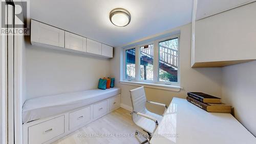 19 Strathgowan Crescent, Toronto, ON - Indoor